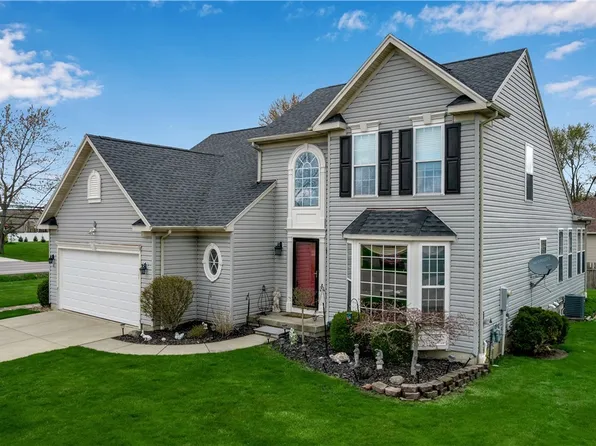 8 Daisy Ln, Amherst, NY 14228