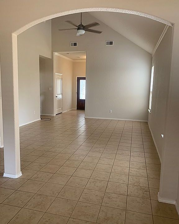 1st image of 616 Saddlehorn Way