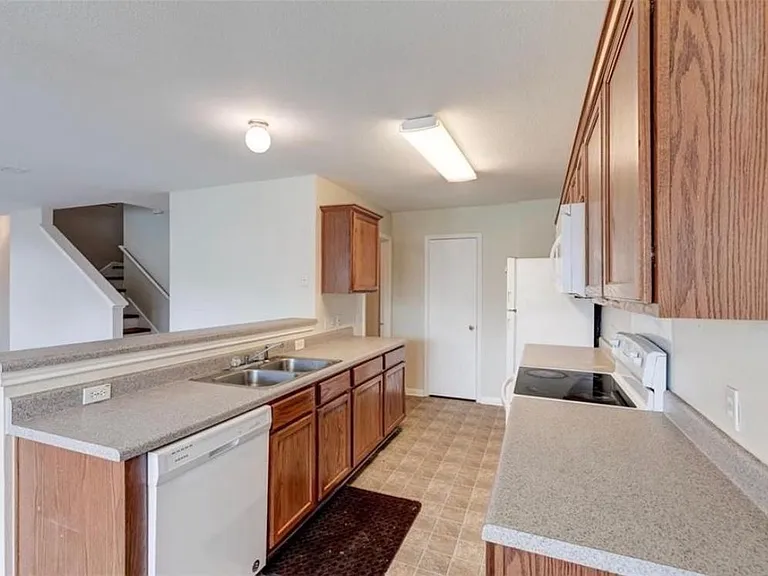 16712 Hamilton Point Cir — Photo 12
