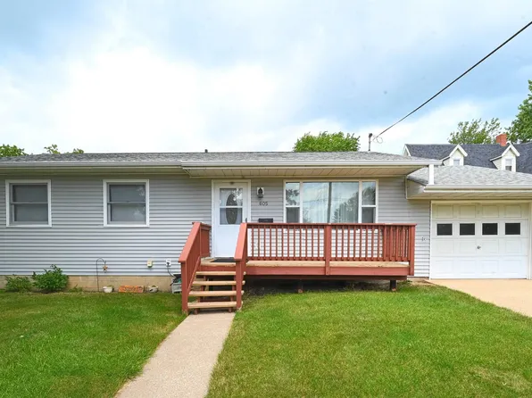 605 W Marion St, Manchester, IA 52057