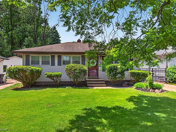 3rd image of 1105 Birch Ln