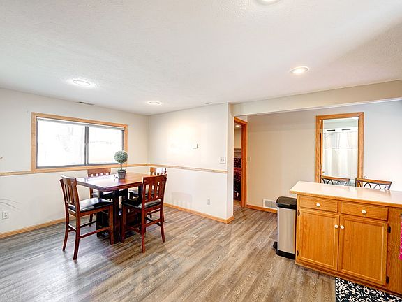 5th image of 510 N Nelson St