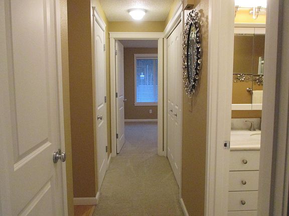 4th image of 5413 NE 34th St APT D