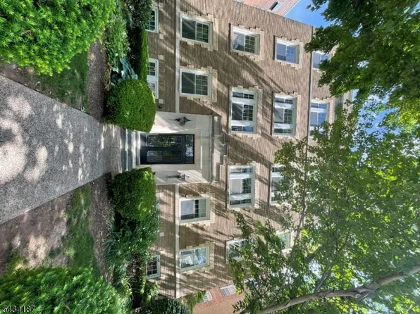 49 Park Ave BLDG 49 #42, Bloomfield Twp., NJ 07003