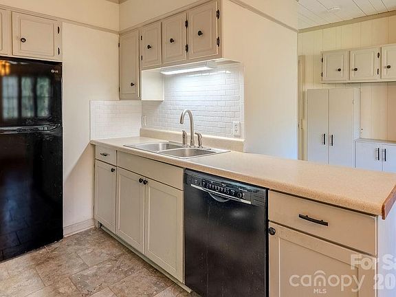 3rd image of 2212 Wayah Rd