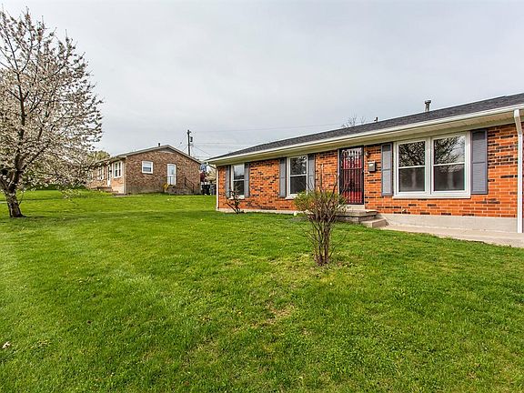 2nd image of 3537 Camelot Dr