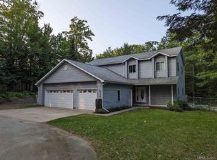 550 Brookton Rd, Marquette, MI 49855