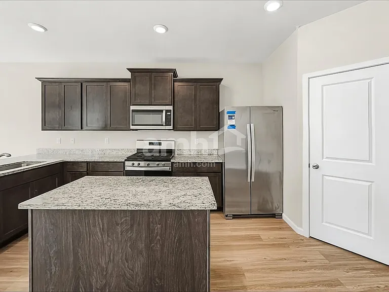 1215 W 17th Ave — Photo 3