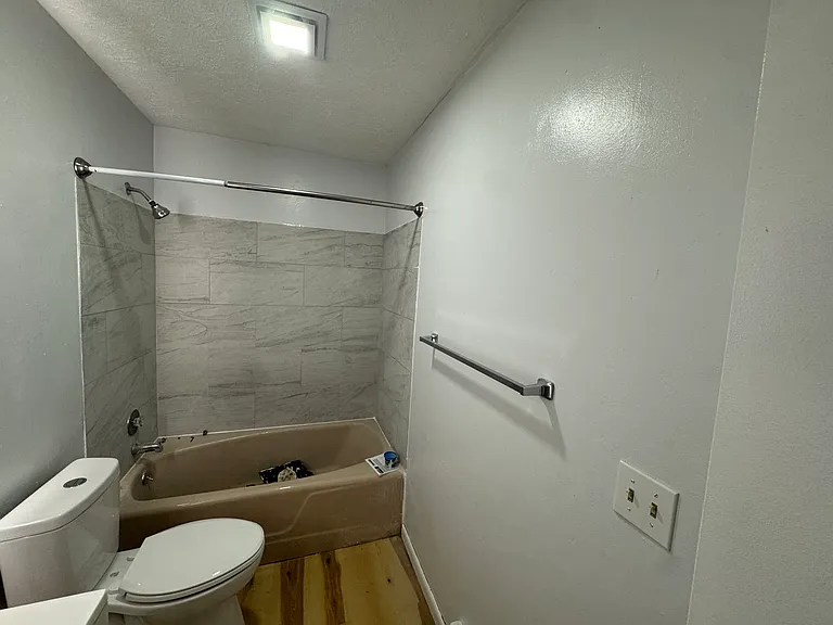 107 E Erie Ave #1 — Photo 7