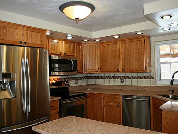 4th image of 950 Garden City Dr