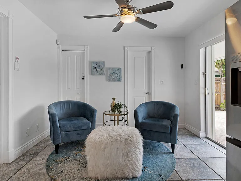 1418 NE 57th Pl — Photo 16