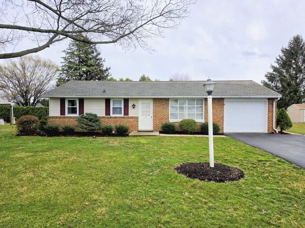 2 Colonial Ave