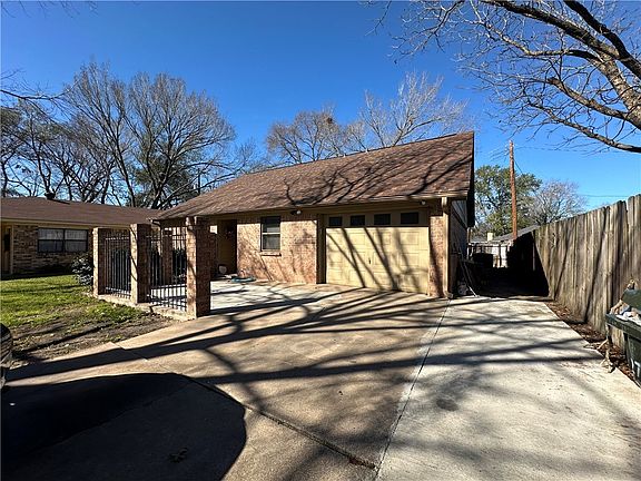 3rd image of 2703 Echo Glen Cir