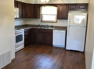 1413 8th Ave APT 2, De Witt, IA 52742