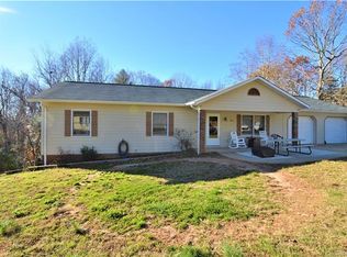 3415 Southern Pine Ln, Hudson, NC 28638