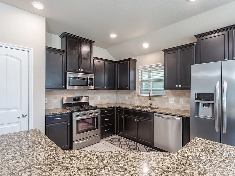 912 Lake Cypress Ln — Photo 19