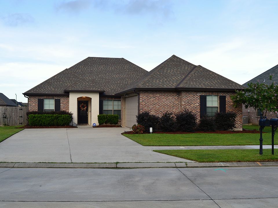 1st image of 220 Brianna Dr