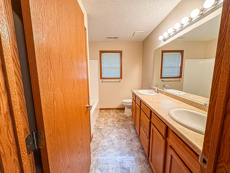 1582 Gunston Dr #B — Photo 13