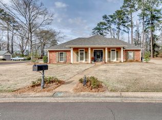 602 Cliffview Dr, Brandon, MS 39047