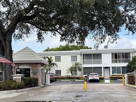 3rd image of 6417 Bay Club Dr APT 2