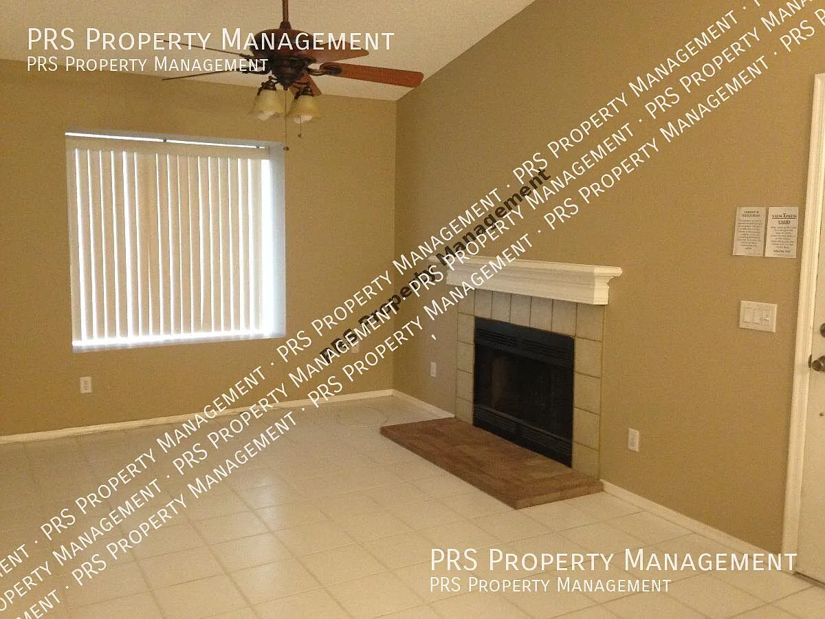 Townhouse in Chandler newly listed! — Photo 2
