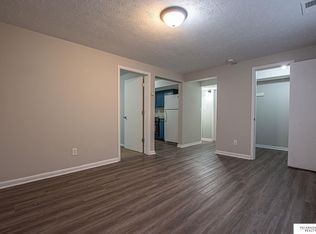 401 W 27th Ave APT 4, Bellevue, NE 68005