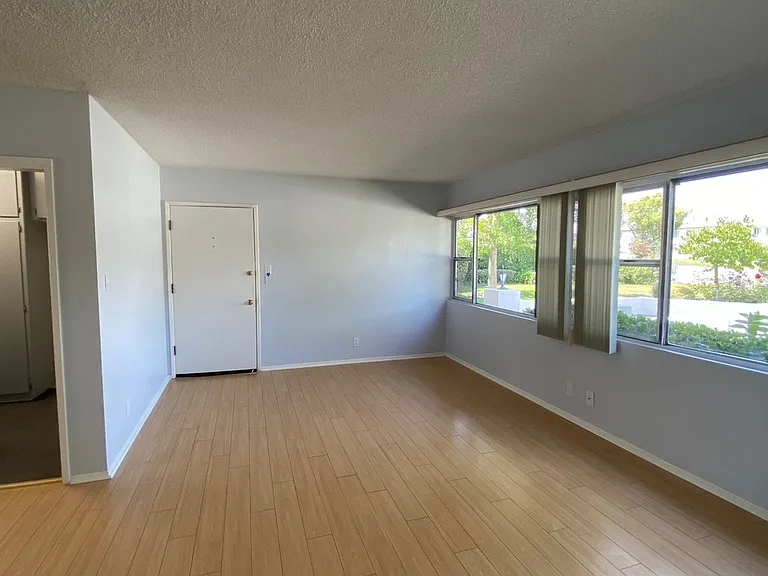 Arcadian Apartments — Photo 16