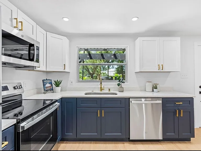 1517 E Giddens Ave #A — Photo 6