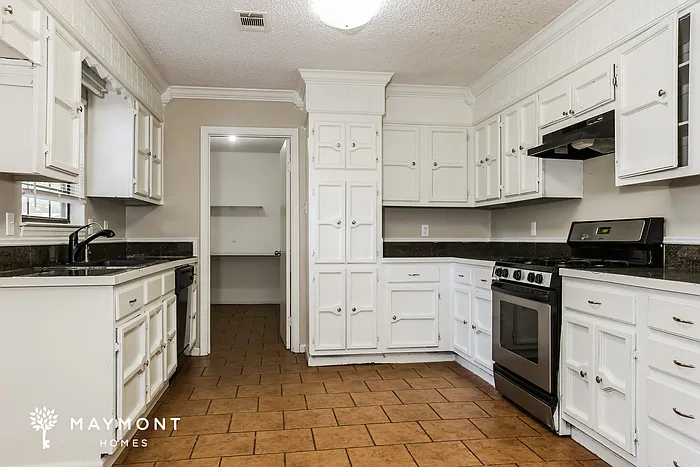 17 Greenbrier Dr — Photo 6