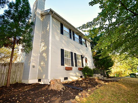 2nd image of 1200 Edenbridge Way