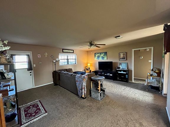 4th image of 2204 Indian Creek Rd