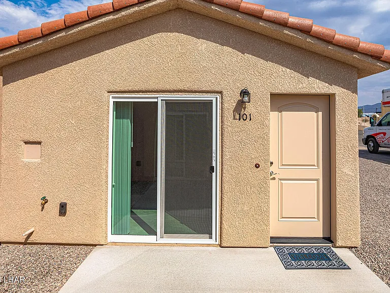 2094 Swanson Ave — Photo 1