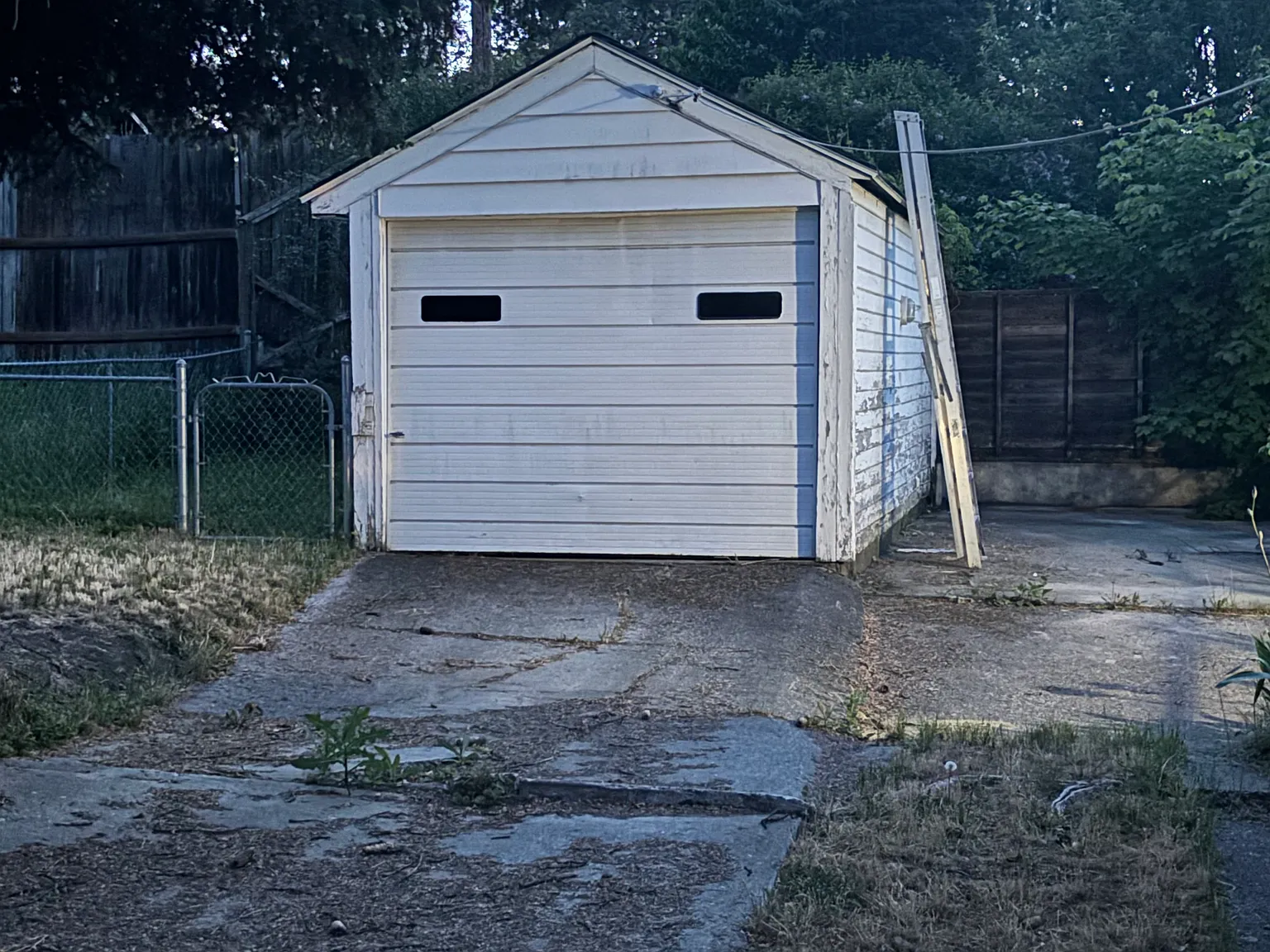 3 bed, 2400 sqft, $2,195 — Photo 4