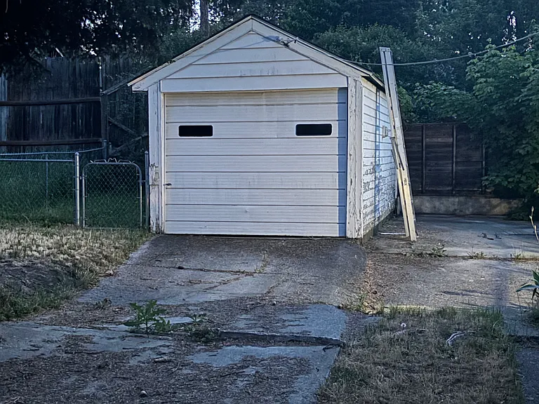 1408 S Regal St — Photo 4