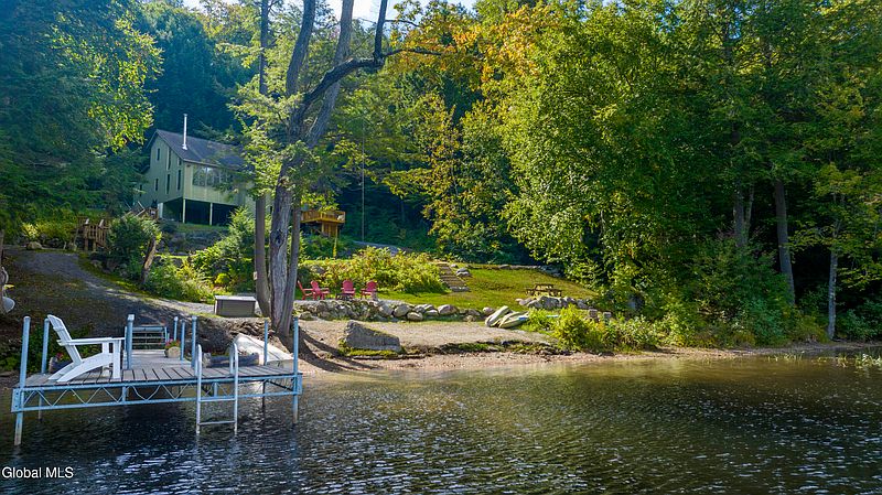 4th image of 449 E Kelm Pond Road