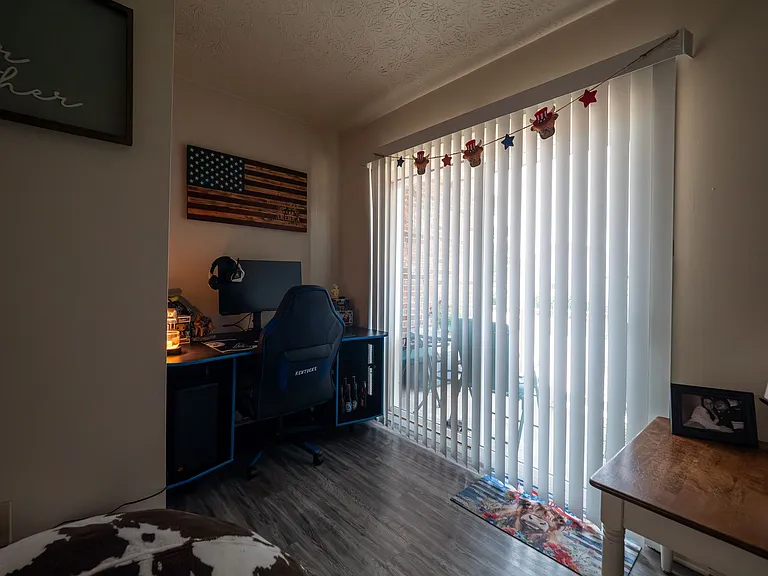 Allen Creek Apartments — Photo 17