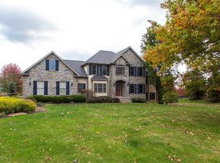 6349 Manor Glen Dr, Medina, OH 44256
