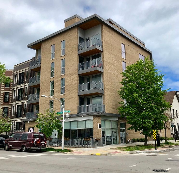 1st image of 3301 N Sheffield Ave #6