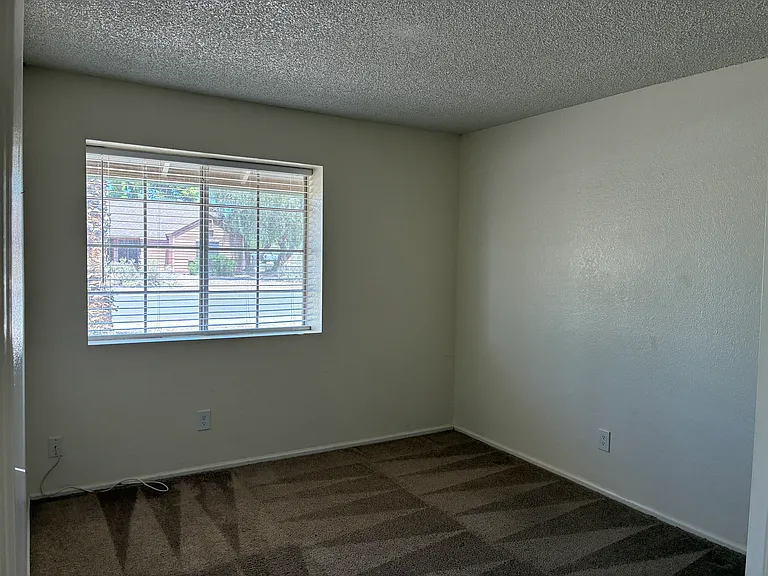 5637 W Yucca St — Photo 22