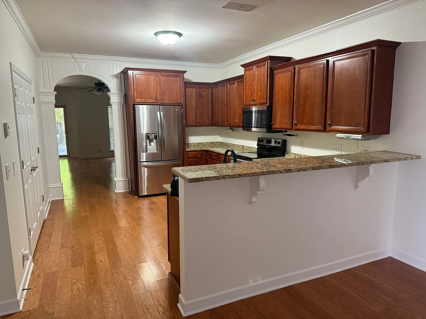 Beautiful 4 Bedroom Home — Photo 3