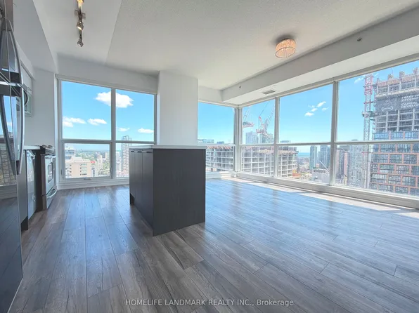 386 Yonge St #3307, Toronto, ON M5B 0A5