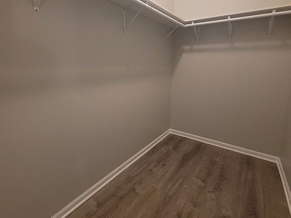 5th image of 2305 E 70th Pl APT 15