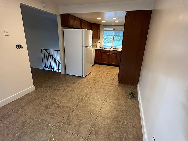 120 N 200 E #7 — Photo 10