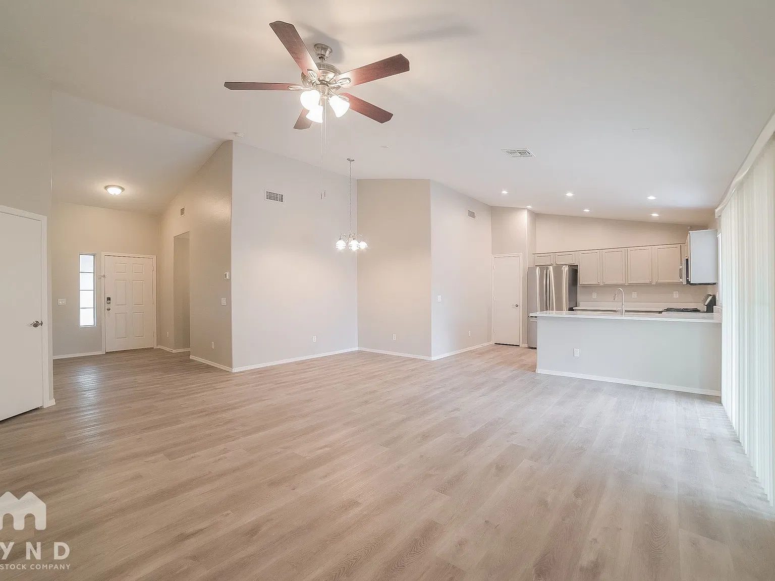 4 bed, 2.0 bath, 1628 sqft, $2,115 — Photo 4