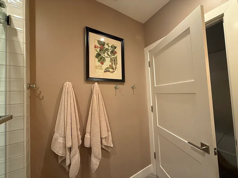 18507 Wellesley Ct — Photo 18