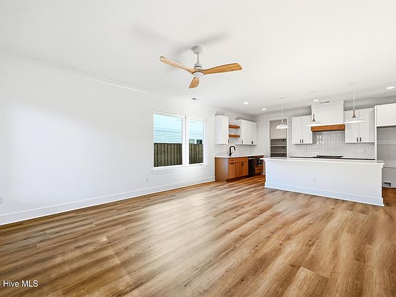 5th image of 5011 Peachtree Avenue