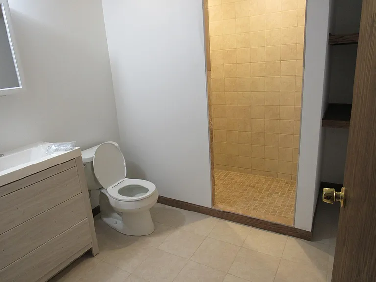 540 Arrowhead Dr — Photo 2