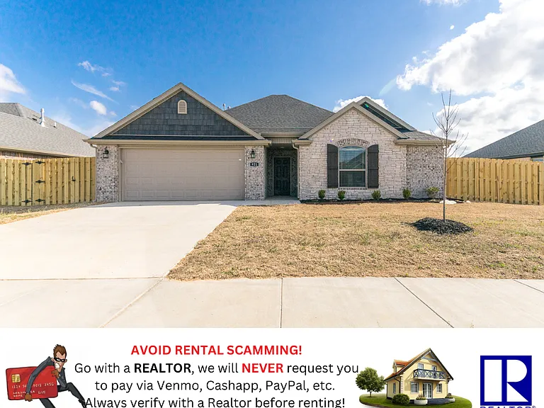 921 Sassafras Ln — Photo 1