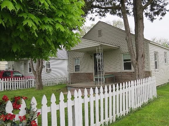 2nd image of 2160 Moeller Ave