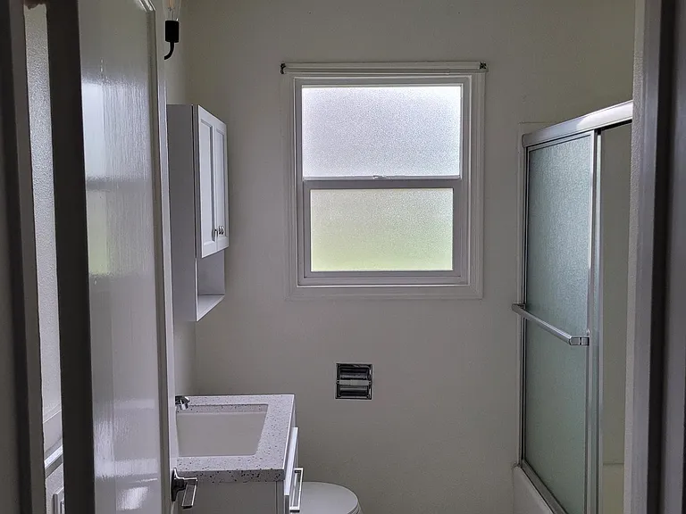 423 E Barrymore St — Photo 18